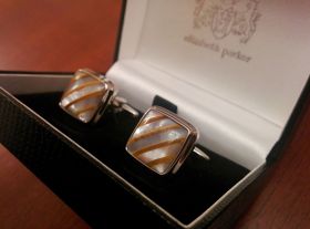 стильные английские запонки Тигровый глаз и перламутр, квадратные SQUARE TIGER EYE STRIPES ON MOTHER OF PEARL STONE