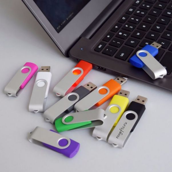 Оранжевые флешки Twist 8 Gb