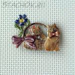 Брошь "Котики-малашки в корзине" (США)