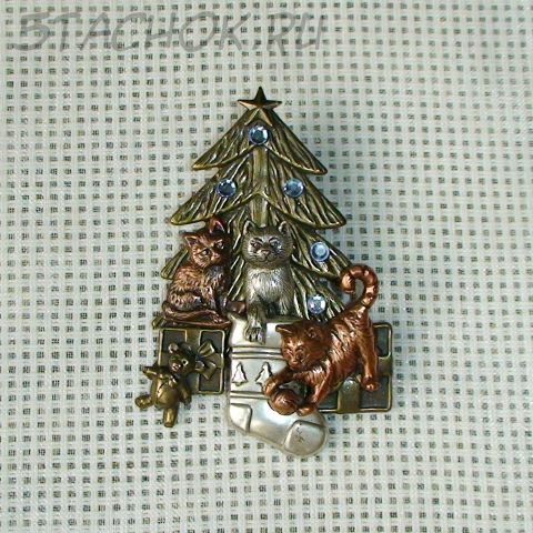 Брошь "Новогодняя елочка с котиками"
