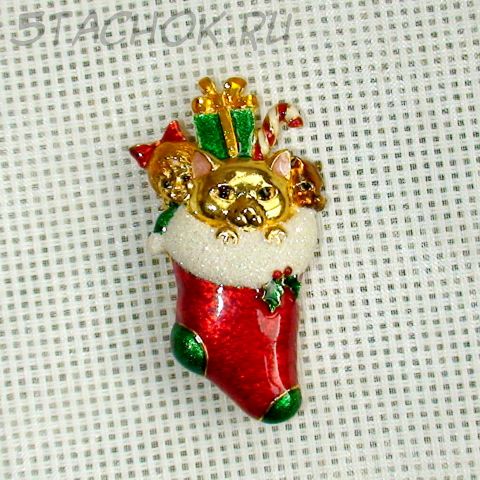 Брошь "Новогодний подарок с котенком"