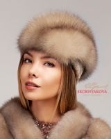Шапка из светлого соболя женская
