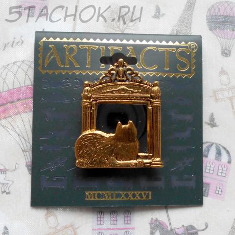 Миниатюрная брошь "Кошечка перед зеркалом"