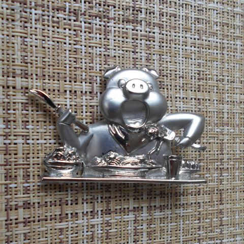 Брошь "Ужин аристократа Хрюна"