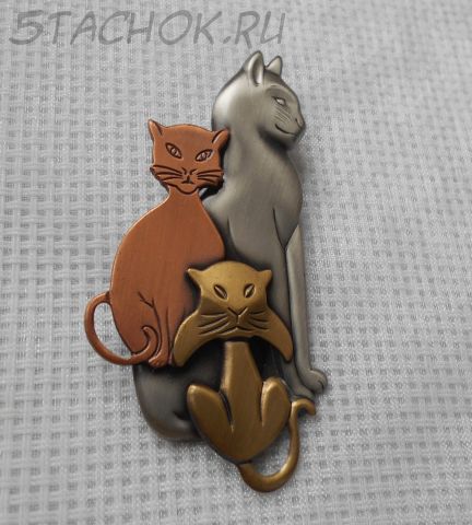 Брошь "Три кошки" под чеканку