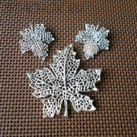 Брошь и клипсы "Кленовый лист" (Sarah Coventry США)