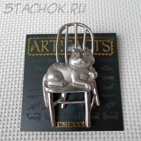 Брошь "Чеширский кот на стуле" цвет серебра (JJ США)