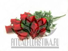 Искусственный букет бархатных роз бутонов 12 голов, 55 см.
