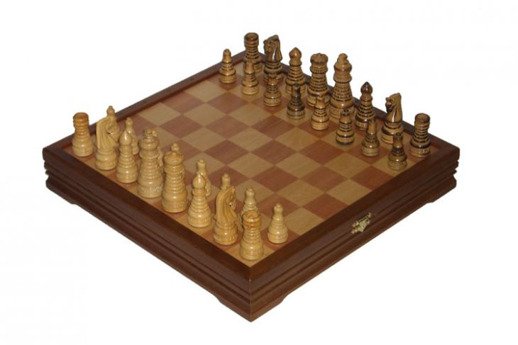 Игровой набор - шахматы + шашки