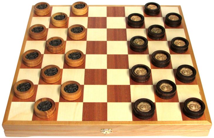 Шашки взрослые "Светлое настоящее - тёмное прошлое" на березовой доске