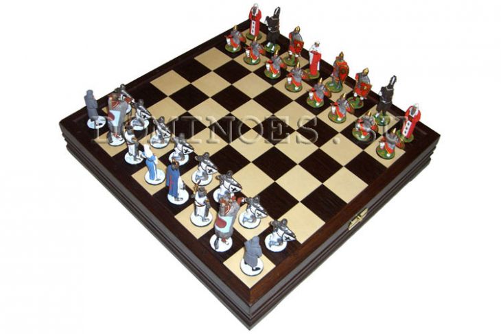 Шахматы исторические с фигурами из олова покрашенными в полу коллекционном качестве