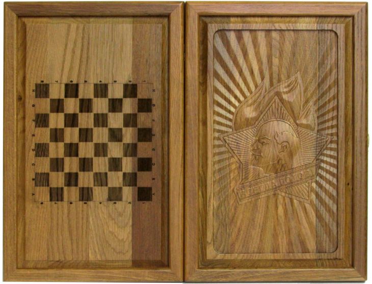 Резные объемные нарды+шашки дорожного размера из массива мореного дуба "Всегда готов!"