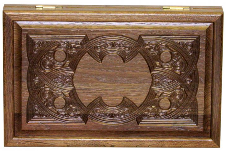 Резные дорожные нарды из массива мореного дуба Резные дорожные нарды из массива мореного дуба