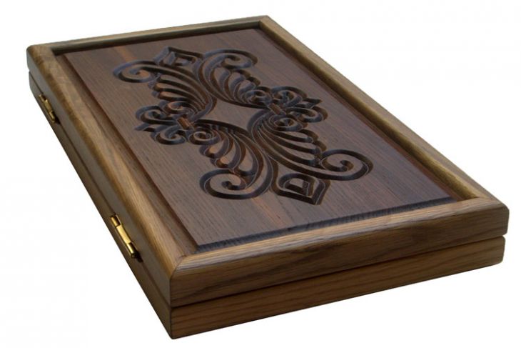 Резные дорожные нарды из массива мореного дуба без ложемента