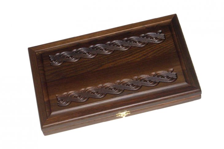 Резные дорожные нарды из массива мореного дуба без ложемента "Каледония"