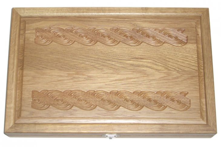 Резные дорожные нарды из массива натурального дуба "Каледония"