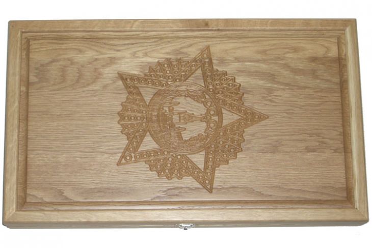 Резные нарды из массива натурального дуба "Победа" с ложементом