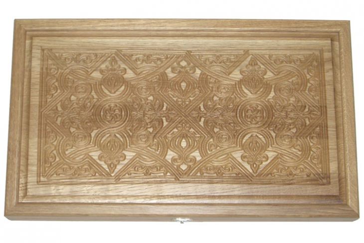 Резные нарды из массива натурального дуба с ложементом Резные нарды из массива натурального дуба с ложементом