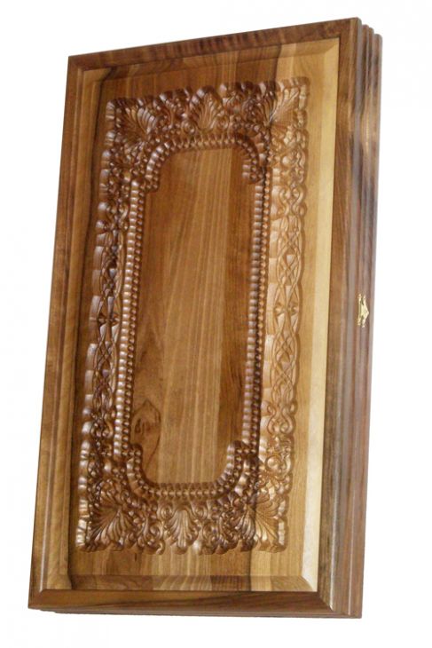 Резные нарды из массива ореха