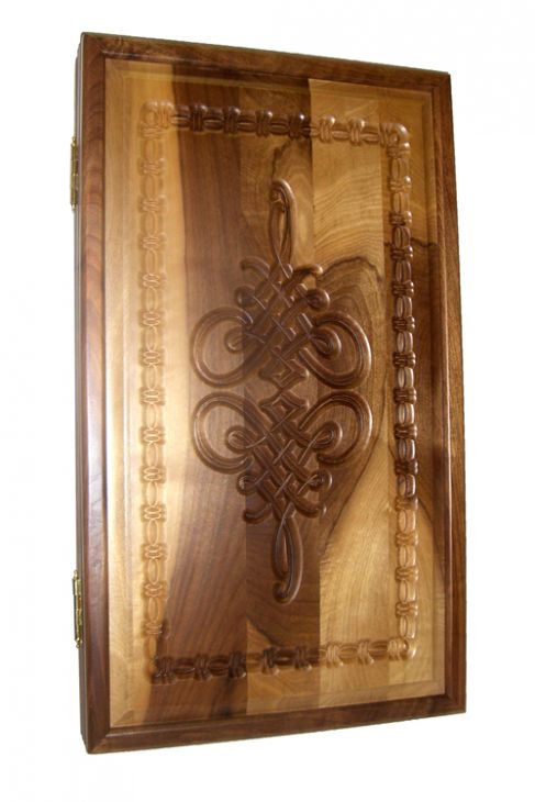 Резные нарды из массива ореха