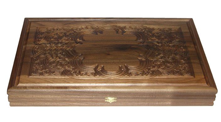 Резные нарды из массива ореха