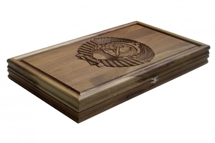 Резные нарды из массива ореха