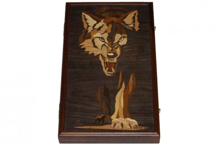 Эксклюзивные нарды "Волк, идущий из темноты" Эксклюзивные нарды "Волк, идущий из темноты"