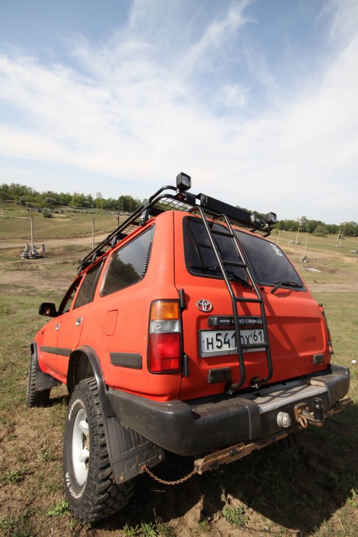Лестница для Toyota Land Cruiser (80)