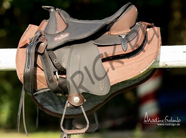 Безленчиковое седло Barefoot Arizona Barry Dry-Tex