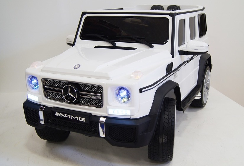 157.Mercedes-Benz G65 white