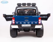 Так выглядит сзади электромобиль Ford Ranger blue для веселых покатушек во дворе
