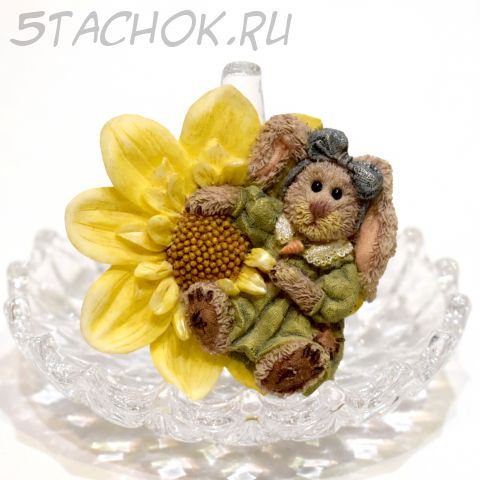 Брошь "Зая с подсолнухом" (США)