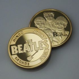 Монета сувенирная крупная Beatles (золотого цвета)