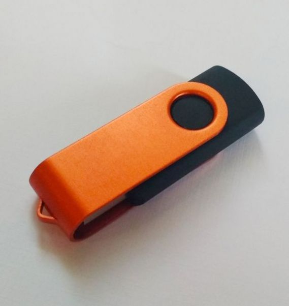 Флешка Twist Color черная с оранжевым 16 Gb