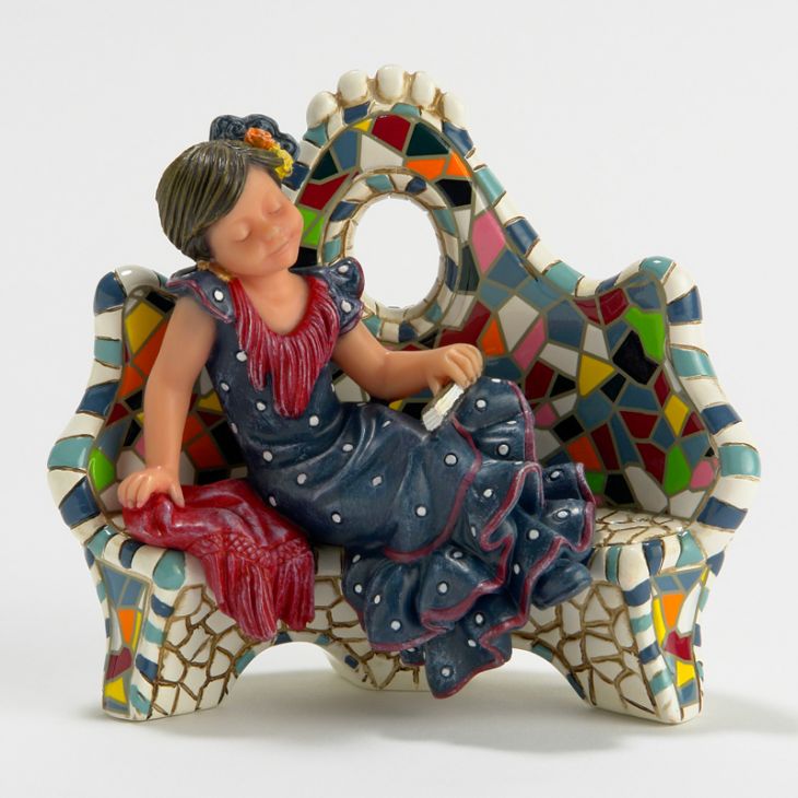 Коллекционная статуэтка из испанской коллекции -  784408 Отдыхая на скамейке (небольшая)