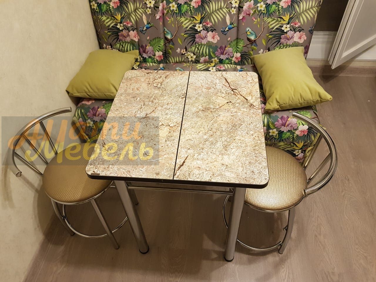 Кухонный гарнитур и мебель для кухни