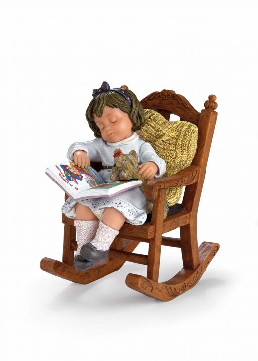 Коллекционная статуэтка из испанской коллекции -  706289 " В бабушкином кресле" Коллекционная статуэтка из испанской коллекции -  706289 " В бабушкином кресле"