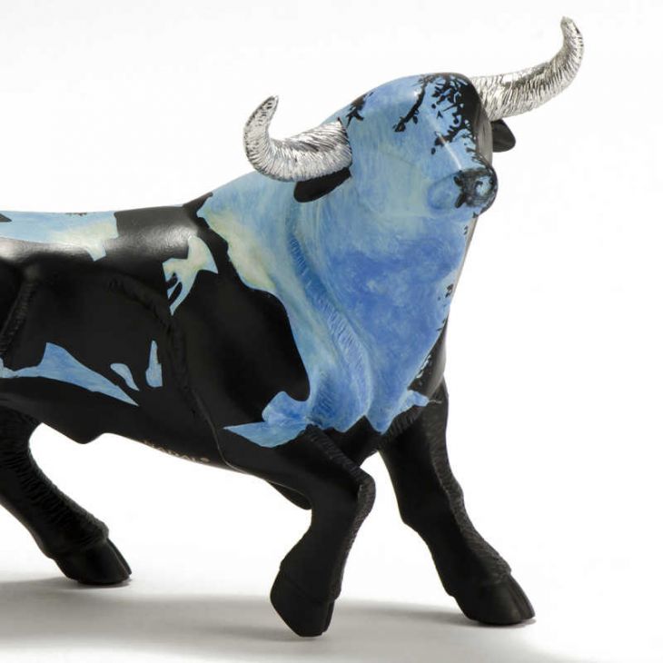 Коллекционная статуэтка из испанской коллекции -  711051 "Бык большой №051"