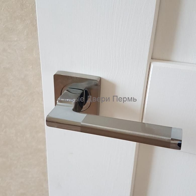 "Мерано" квадратная розетка, матовый никель/полированный хром