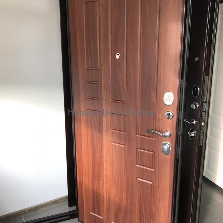 "БРИДЖ" 8мм. Дуб рустикальный входная дверь в квартиру