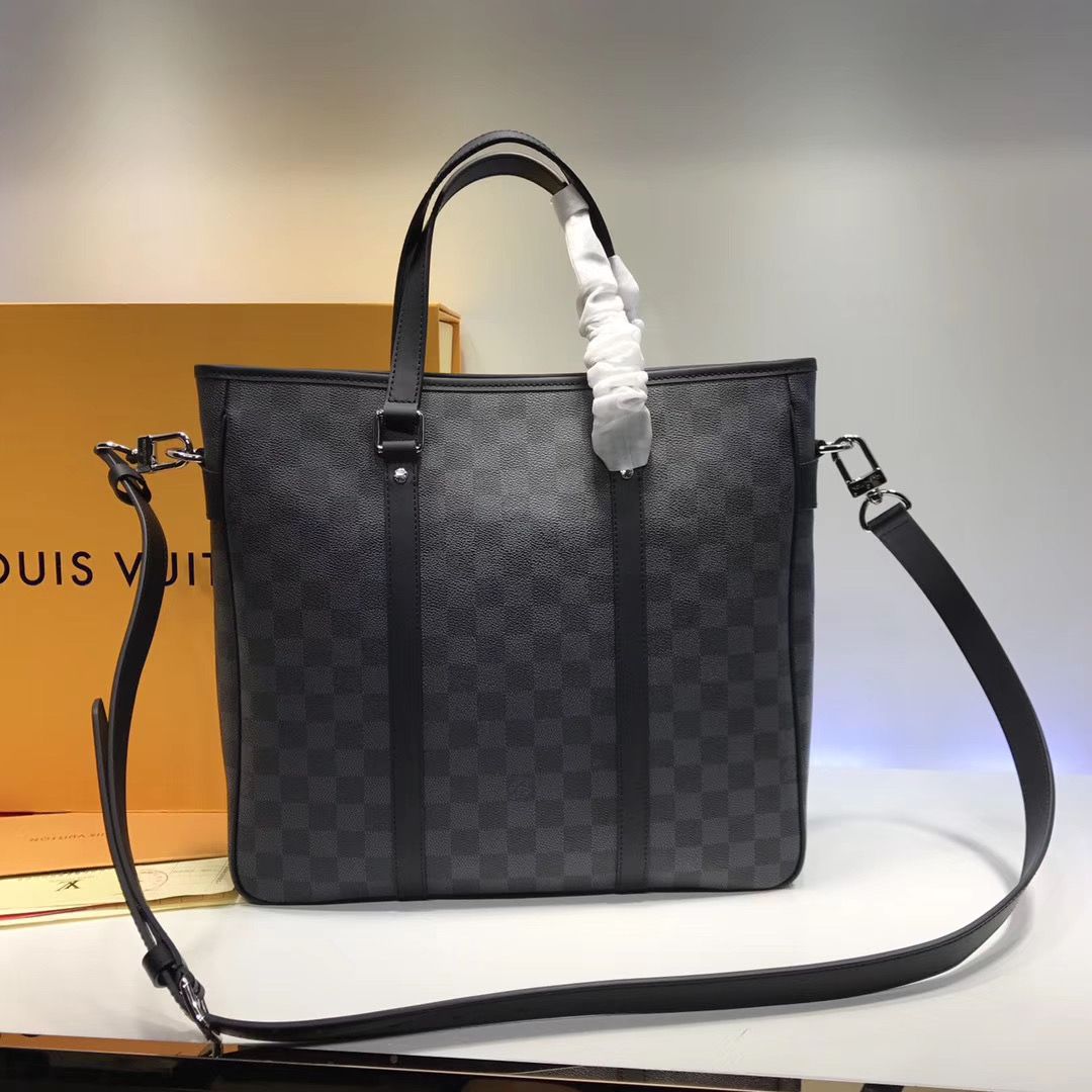 Сумка Tote Louis Vuitton Tadao