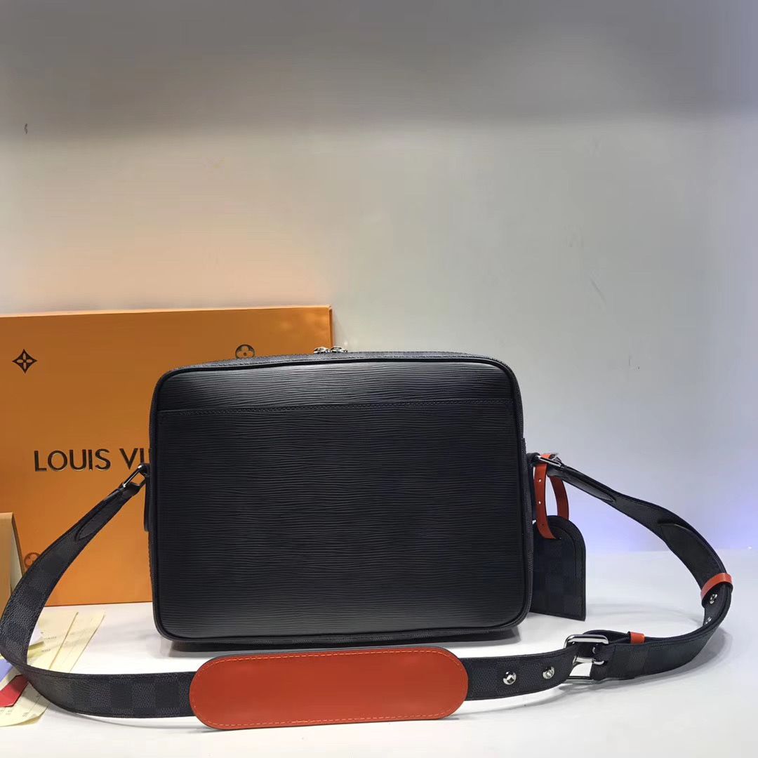 Сумка мессенджер Louis Vuitton Nil Slim