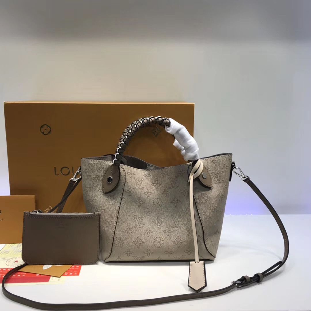 Louis Vuitton Hina PM