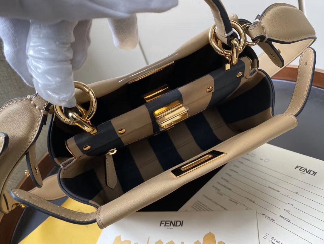Fendi Peek-a-boo 23 cm