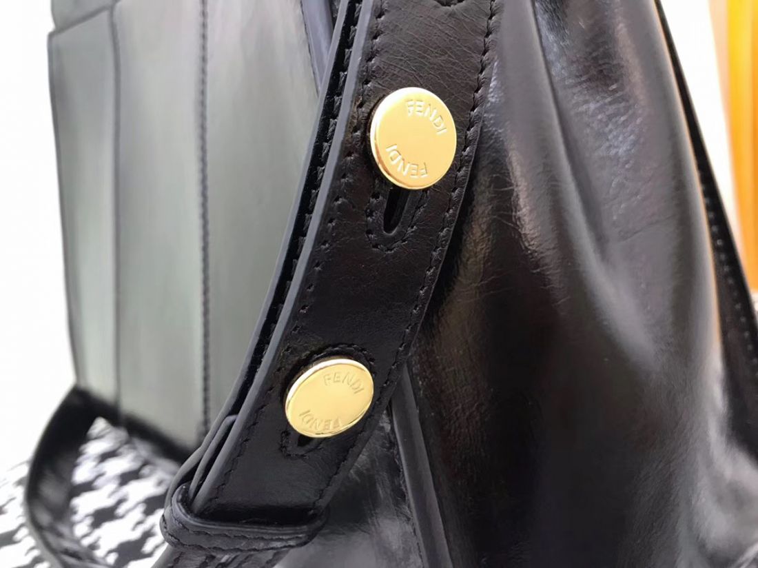 Сумка FENDI Peek-a-boo 33 cm