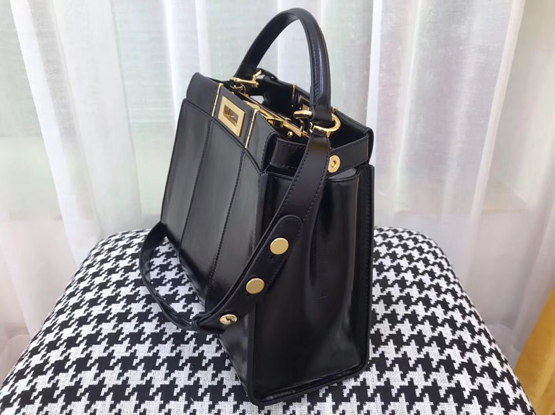 Сумка FENDI Peek-a-boo 33 cm