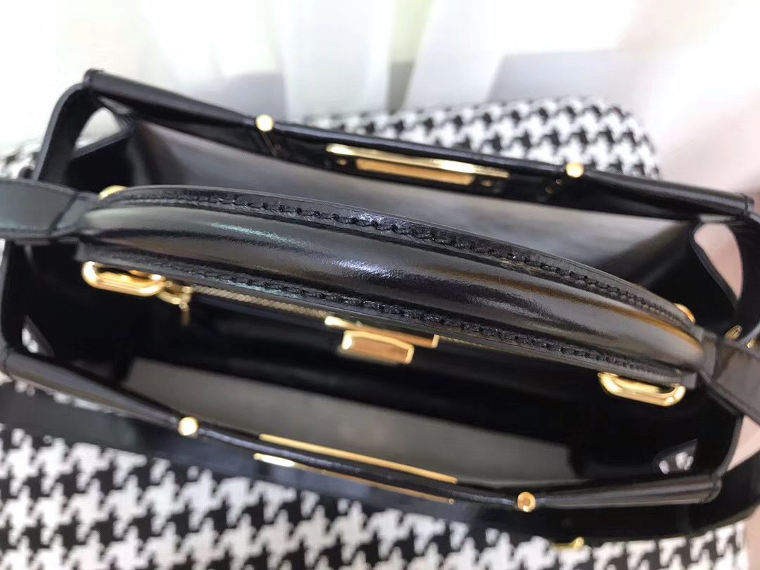 Сумка FENDI Peek-a-boo 33 cm