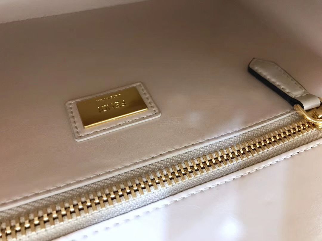 Сумка FENDI Peek-a-boo 33 cm