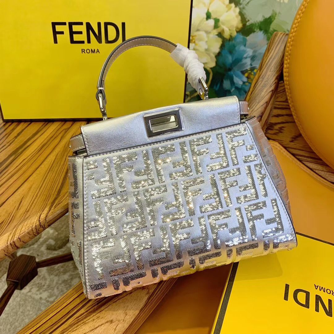 Сумка FENDI Peek-a-boo 23 cm