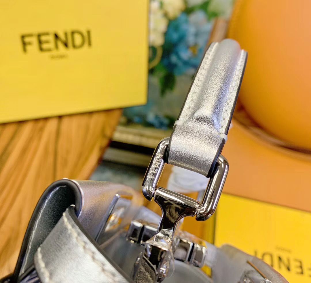 Сумка FENDI Peek-a-boo 23 cm